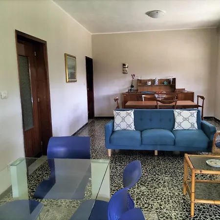 Casa Gialla Intero Alloggio Piano Terra Quartu Sant Elena Holiday home