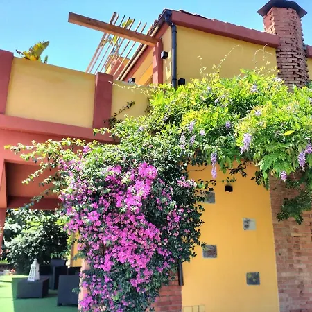 Casa Gialla Intero Alloggio Piano Terra Quartu Sant Elena * Sant'Andrea (Sardinia)