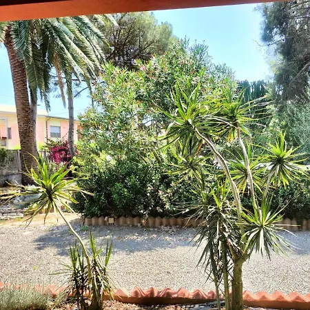 Holiday home Casa Gialla Intero Alloggio Piano Terra Quartu Sant Elena