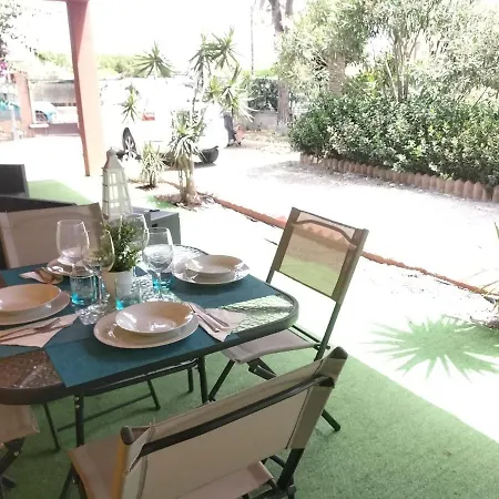 Holiday home Casa Gialla Intero Alloggio Piano Terra Quartu Sant Elena *