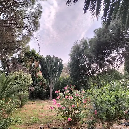 Casa Gialla Intero Piano Terra Quartu Sant Elena * Sant'Andrea (Sardinia)