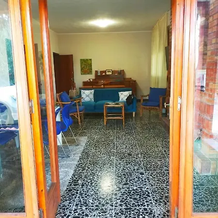 Casa Gialla Intero Piano Terra Quartu Sant Elena *