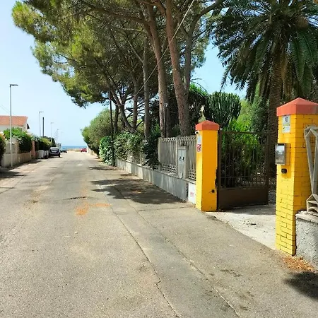 Casa Gialla Intero Piano Terra Quartu Sant Elena *