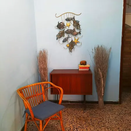 Holiday home Casa Gialla Intero Alloggio Piano Terra Quartu Sant Elena Sant'Andrea (Sardinia)